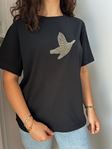 Marka Model Siyah Taşlı Kuş Figürlü T-Shirt