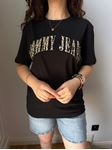 TMMY Siyah Leopar Yazı Detaylı Basıc T-shirt