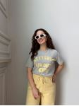 Gri Sarı Yazı Detay Basıc T-Shirt