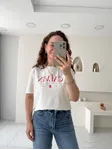 Beyaz Orijinal Marka Kırmızı Yazı Baskılı T-Shirt