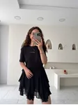 Siyah Marka Model Kabartma Yazılı Basic T-Shirt